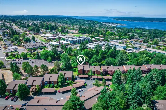 Close to shopping, dining, and nightlife—everything you need is just minutes away.