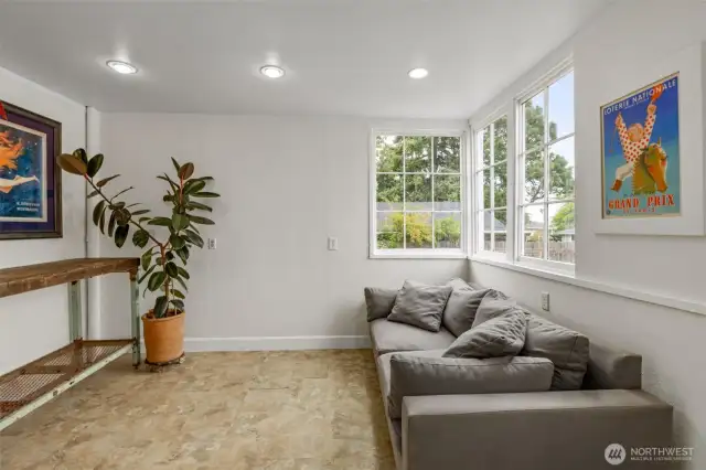 Breakfast nook off kitchen