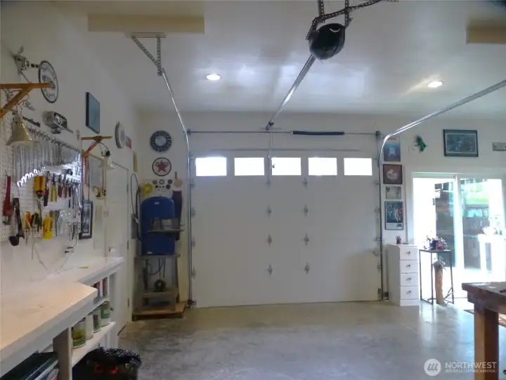 Flex space with single car roll up garage door