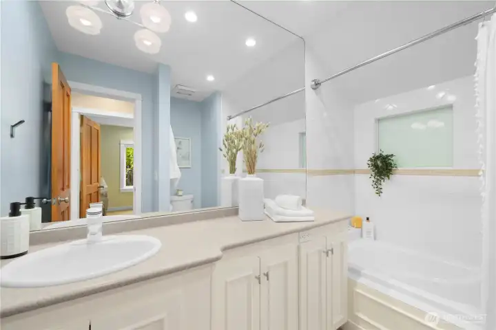 Full bathroom on the main floor.