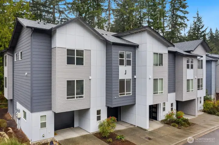 Well maintained community, tucked away at the end of a dead-end street.