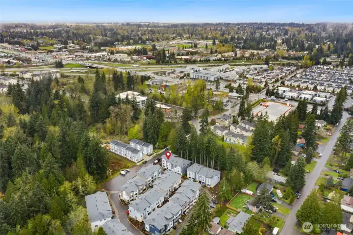 Community is nestled at dead-end street, surrounded by trees. Yet just mins to freeway!