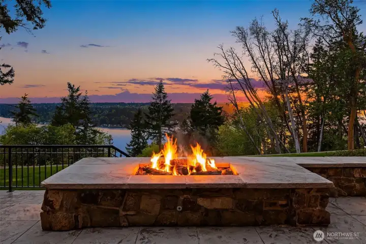 Outdoor Fire Feature for Evening Sunsets and Entertaining