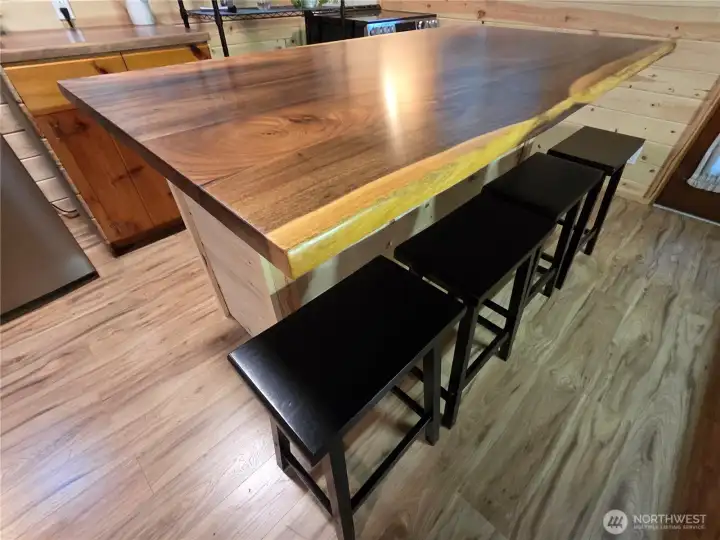 These Custom counters are truly eye caughting. How can you not be insured here. FUN Memories!