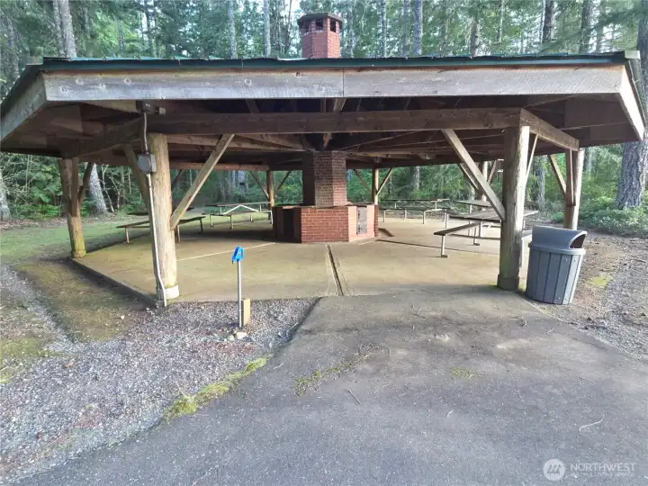 Lots of trails to explore & have fun. You can cook outdoors by the lake here.