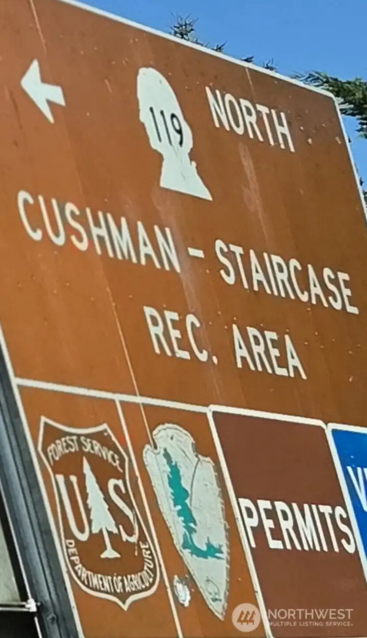 Exciting Staircase is up the Mtn just a few miles. Tons of things to do here. Town of Hoodsport also just a few miles away!