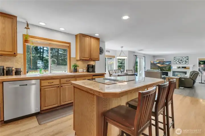 Island eating bar for entertaining