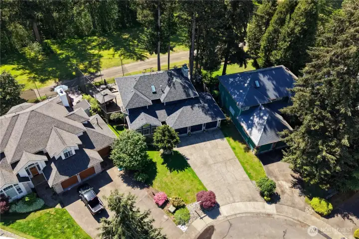 Great cul-de-sac location with no thru traffic