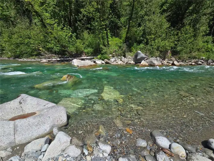 Large, deep, private swimming hole, just a few minute hike away. Large, deep, private swimming hole, just a few minute hike away.