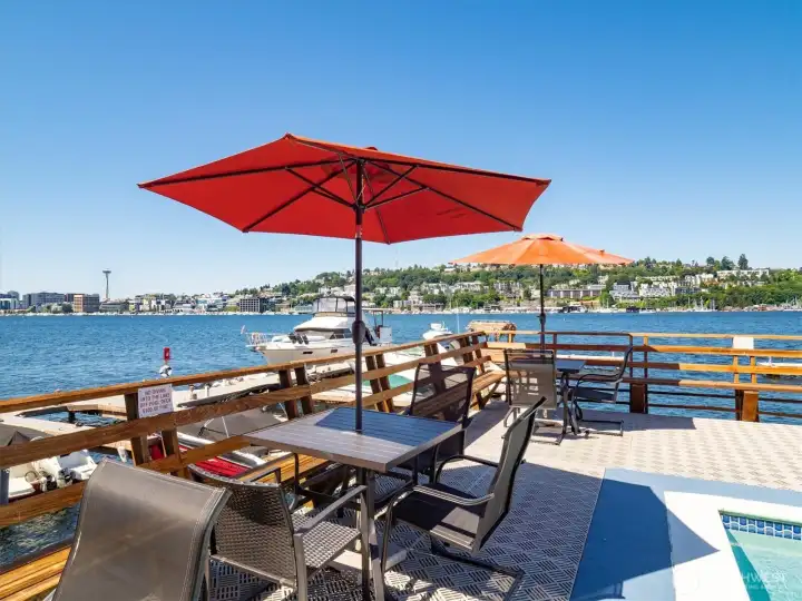 Oh, there's a heated outdoor pool. Taking in the daily life of Lake Union, but set up higher than boats going by,