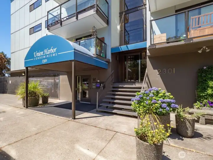 Union Harbor has two garage entries. The one for 306 is just to the left of the front door.