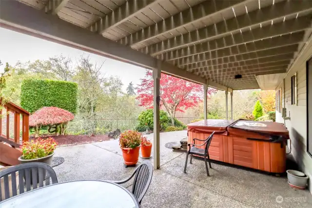 With access to the upper deck you have two great ways to circulate around this lovely home.  Come enjoy the hot tub year around.