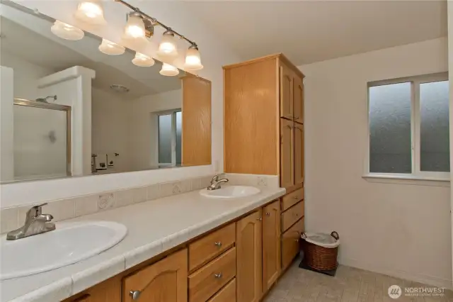 Primary bathroom with 2 sinks