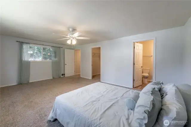 Primary with en suite