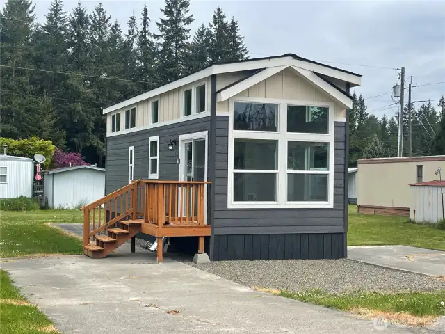Welcome Home! 2 nice off street parking areas