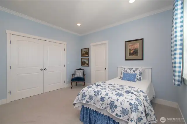 Guest bedroom