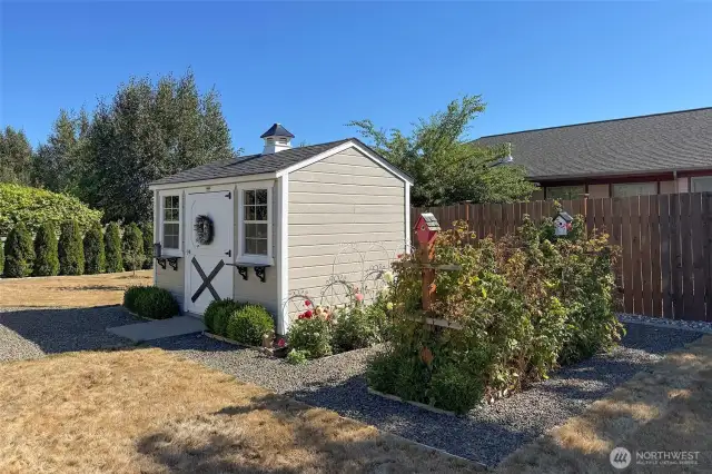Adorable garden shed