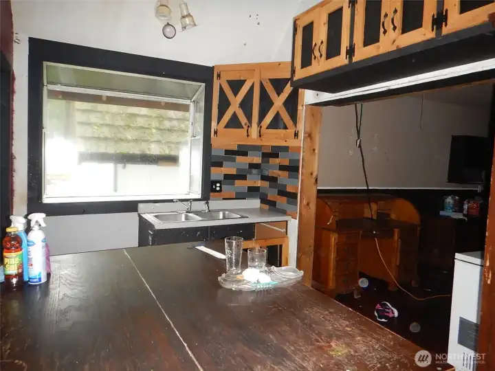 primary suite kitchenette