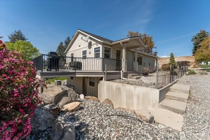 Huge Deck and Walk-Out Basement