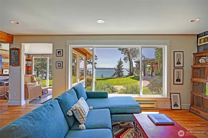 Open concept taking full advantage of the breathtaking view.