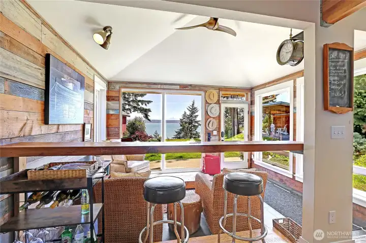 From the kitchen a breakfast bar with a stunning view.