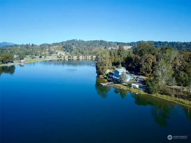 Horseshoe lake for kayaking or water sports