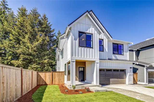 Photo of same home plan built on another Hillsdale homesite.