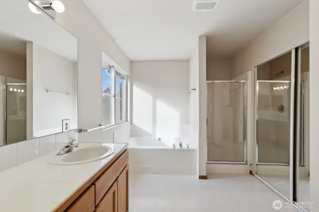 Primary bedroom bath