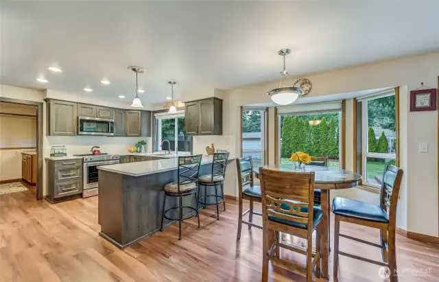 look at that beautiful kitchen
