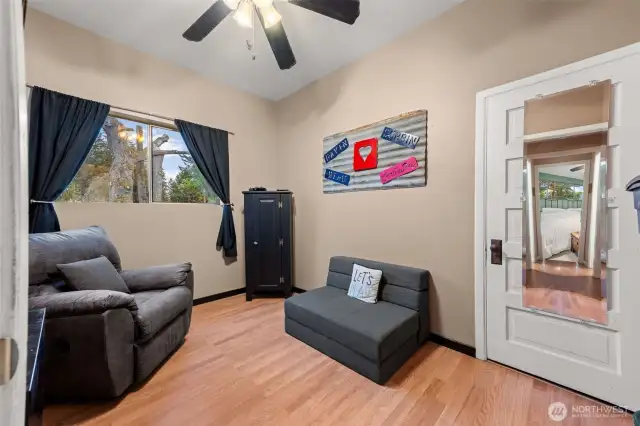 1st bedroom