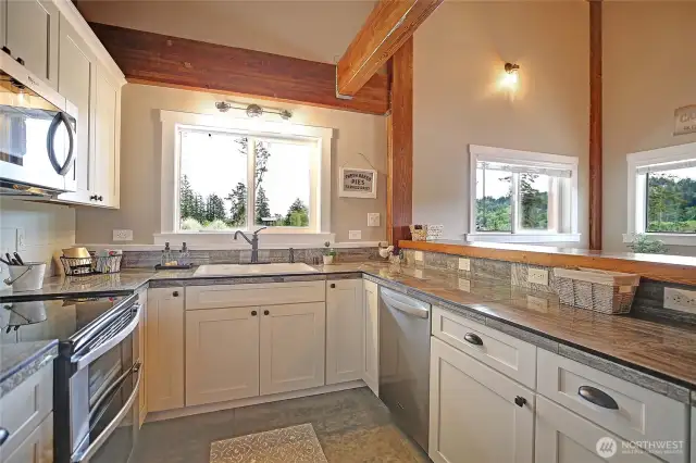 Beautiful Kitchen - views of the Triangle Cove