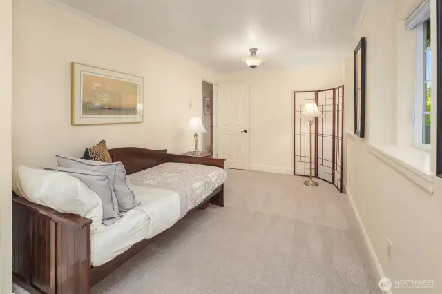 4th bedroom.