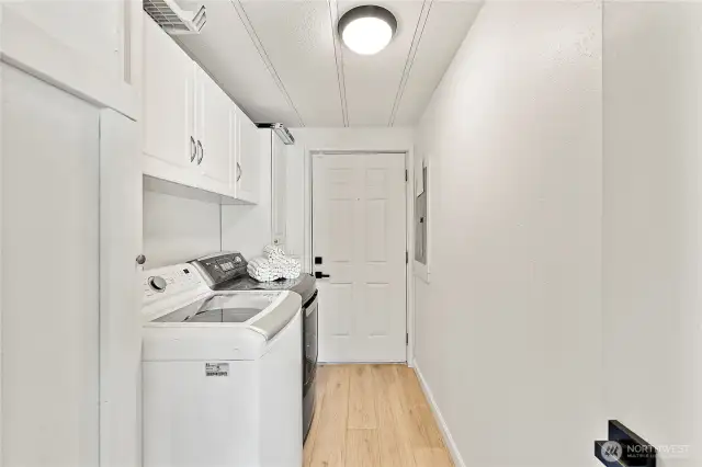 LAUNDRY ROOM WITH STORAGE