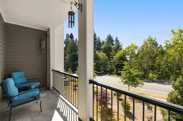 Walkout patio just off the kitchen and dining room - perfect for relaxing, dining or entertaining.