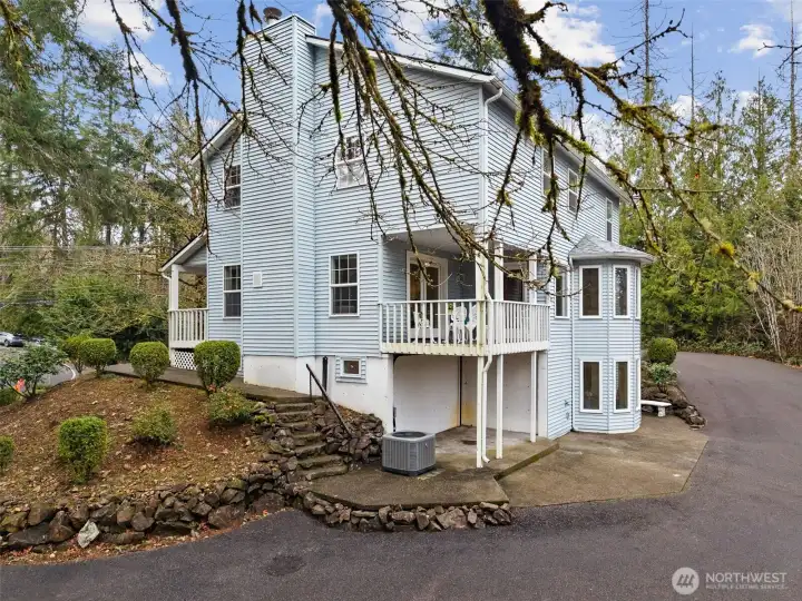 Three gracious living levels offer 4 bedrooms and 2 baths on the upper floor. The main level offers living, dining, kitchen, laundry, 3/4 bath and garage. Find the full daylight living space, 3/4 bath and large den and entry below.