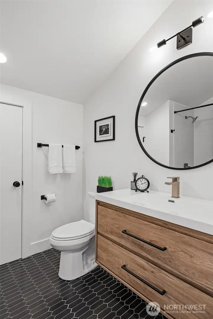 Second full-bath on upper level