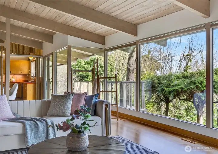 Wall of windows on each floor.