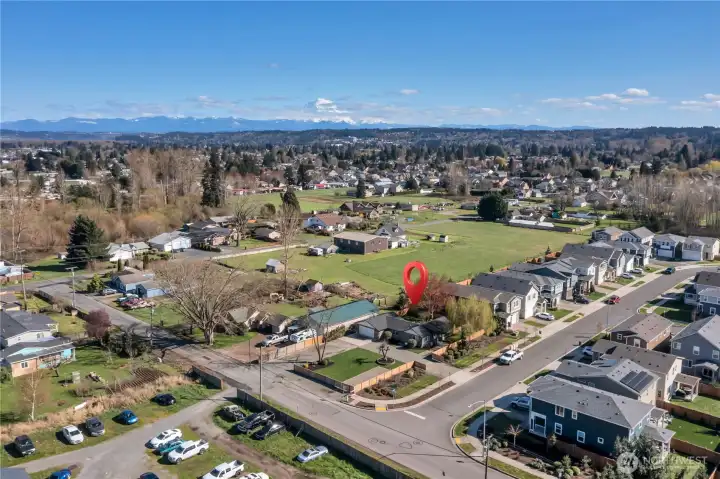 Beautiful Mt. Rainier foothills location