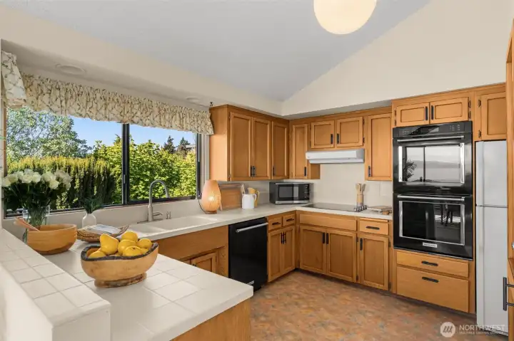Spacious kitchen with room for multiple cooks