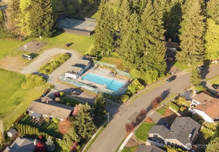 Located in the established premium Rolling Hills community, enjoy neighborhood amenities that include a park, swimming pool, pickleball courts, and expansive field perfect for pets and play.