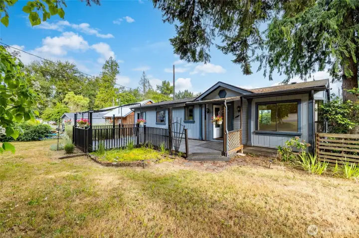 Two homes for the price of one. This is the main 2bed/2full bath home