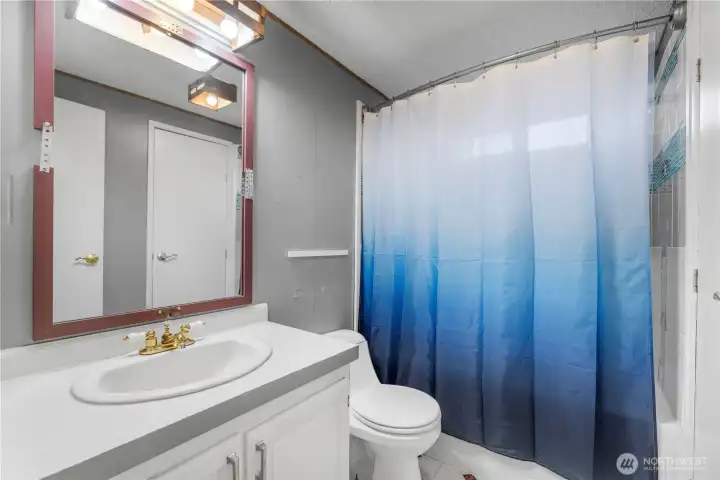 Main bathroom