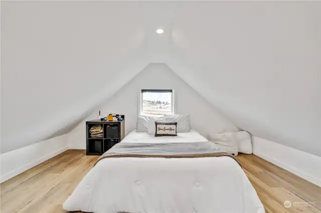 ADU Loft/Bedroom