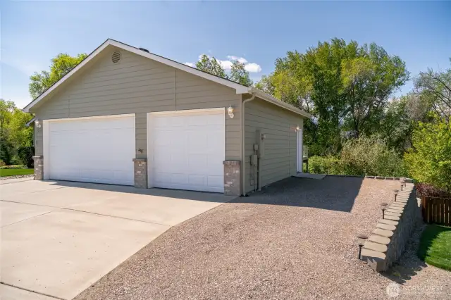 Spacious Garage