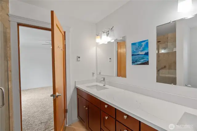 Double sinks & mirrors in primary bath