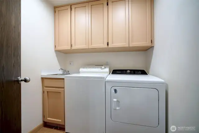 Upstairs Laundry is so convient