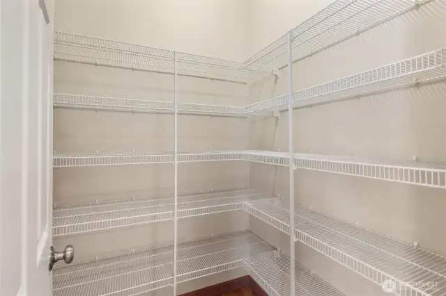Walk in pantry