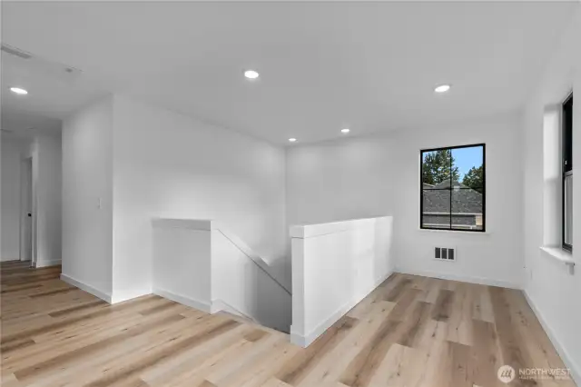 Open landing area - great for nook space