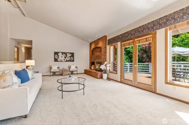 Family room, rear deck to the right.