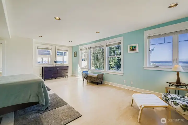 Lots of space here for a sitting area!